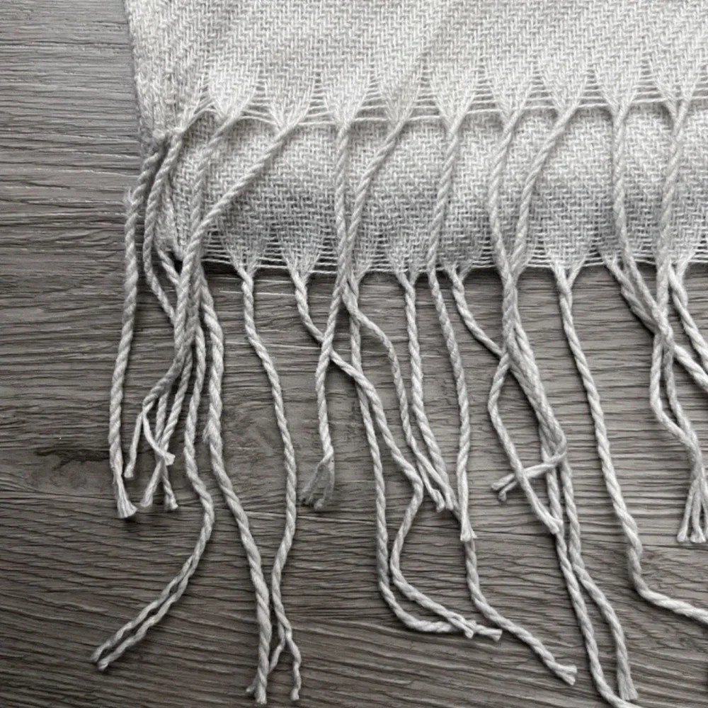 (NWOT) Women's Light Gray Fringed Striped Shawl/Blanket/Wrap